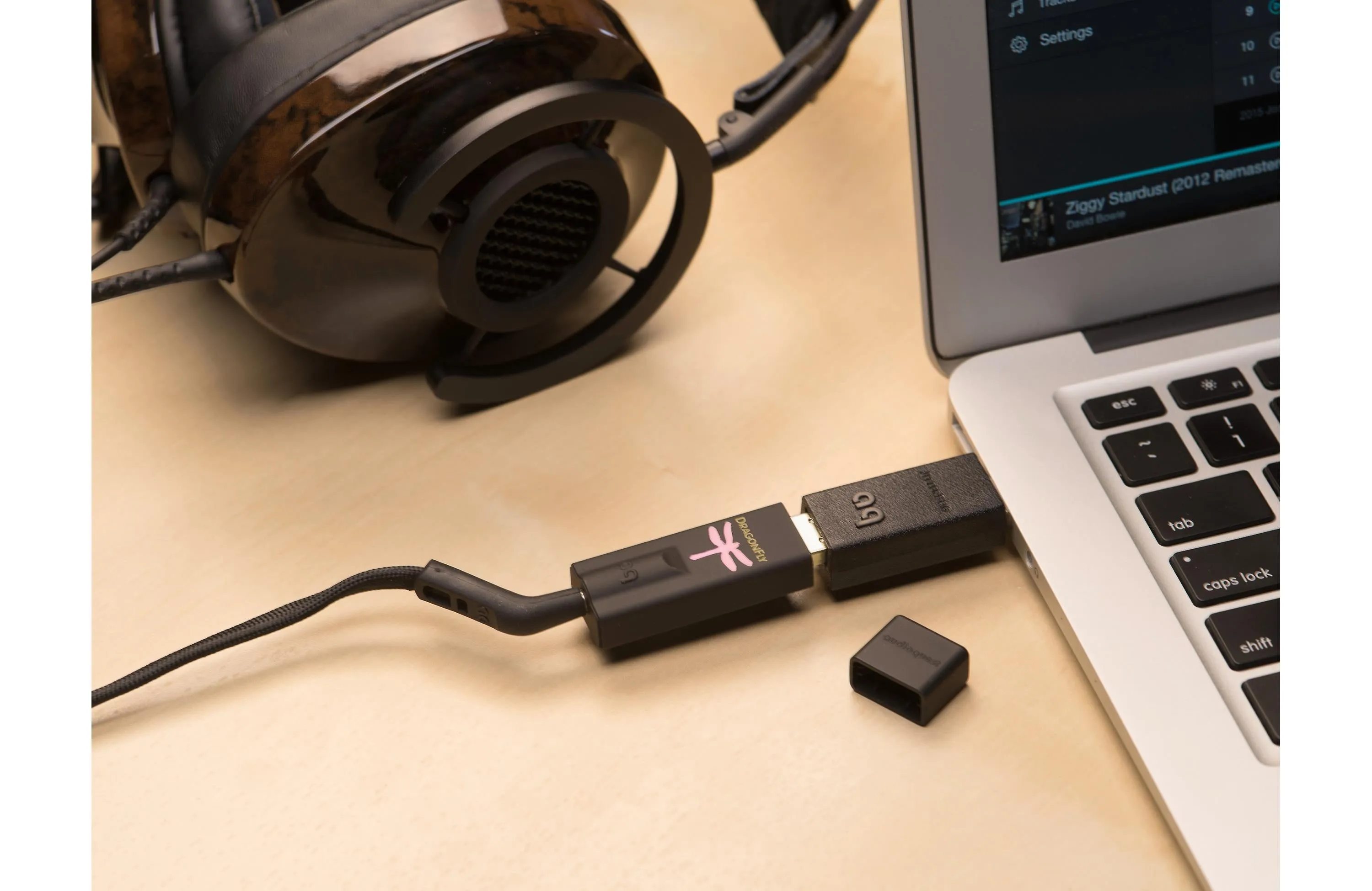 Audioquest Dragonfly Black 1.5 Plug-in USB DAC, Preamp, and Headphone Amplifier