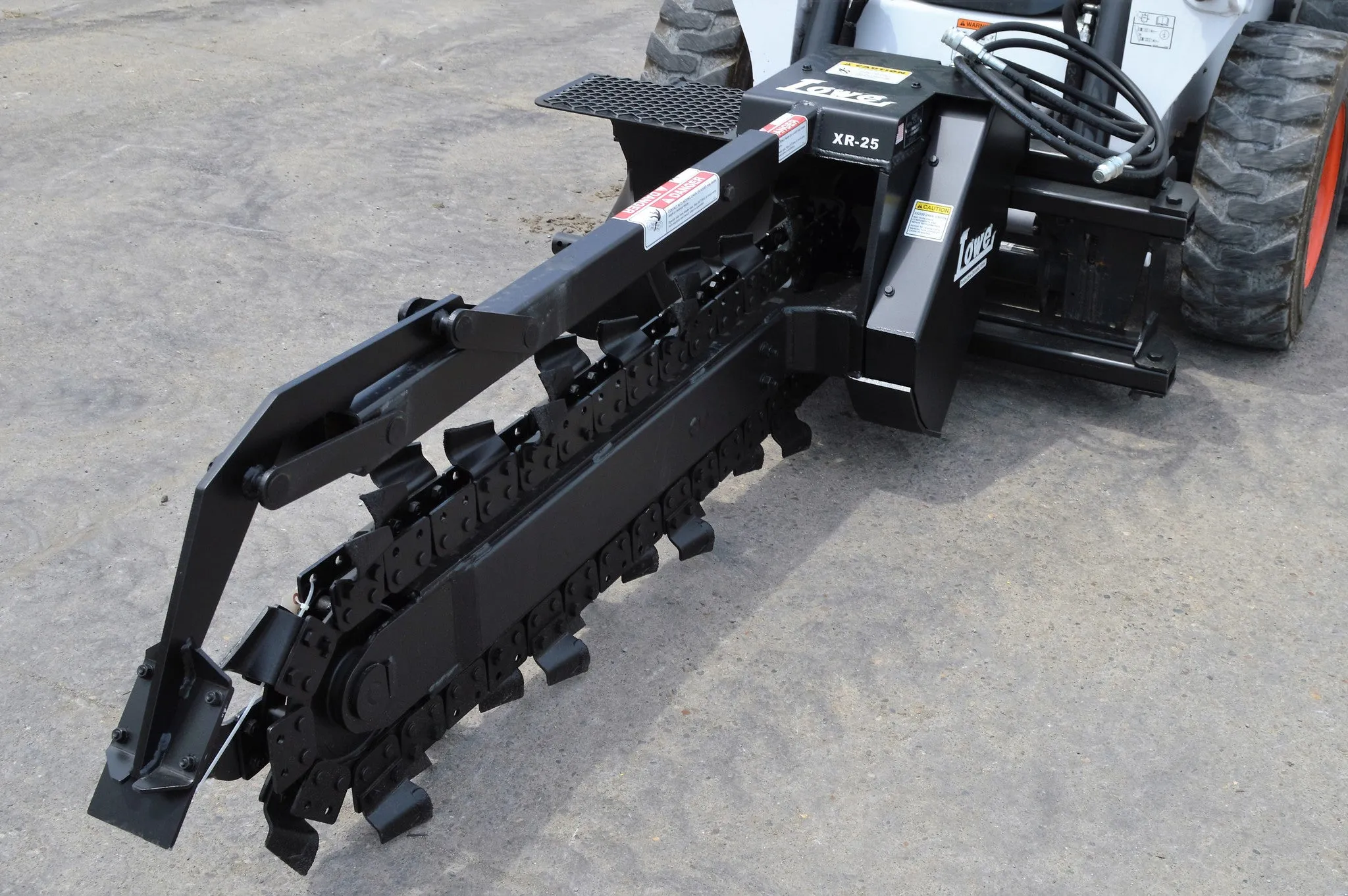 LOWE XR25 TRENCHER