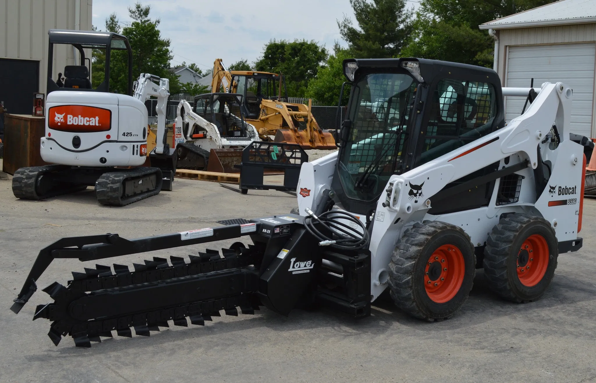 LOWE XR25 TRENCHER