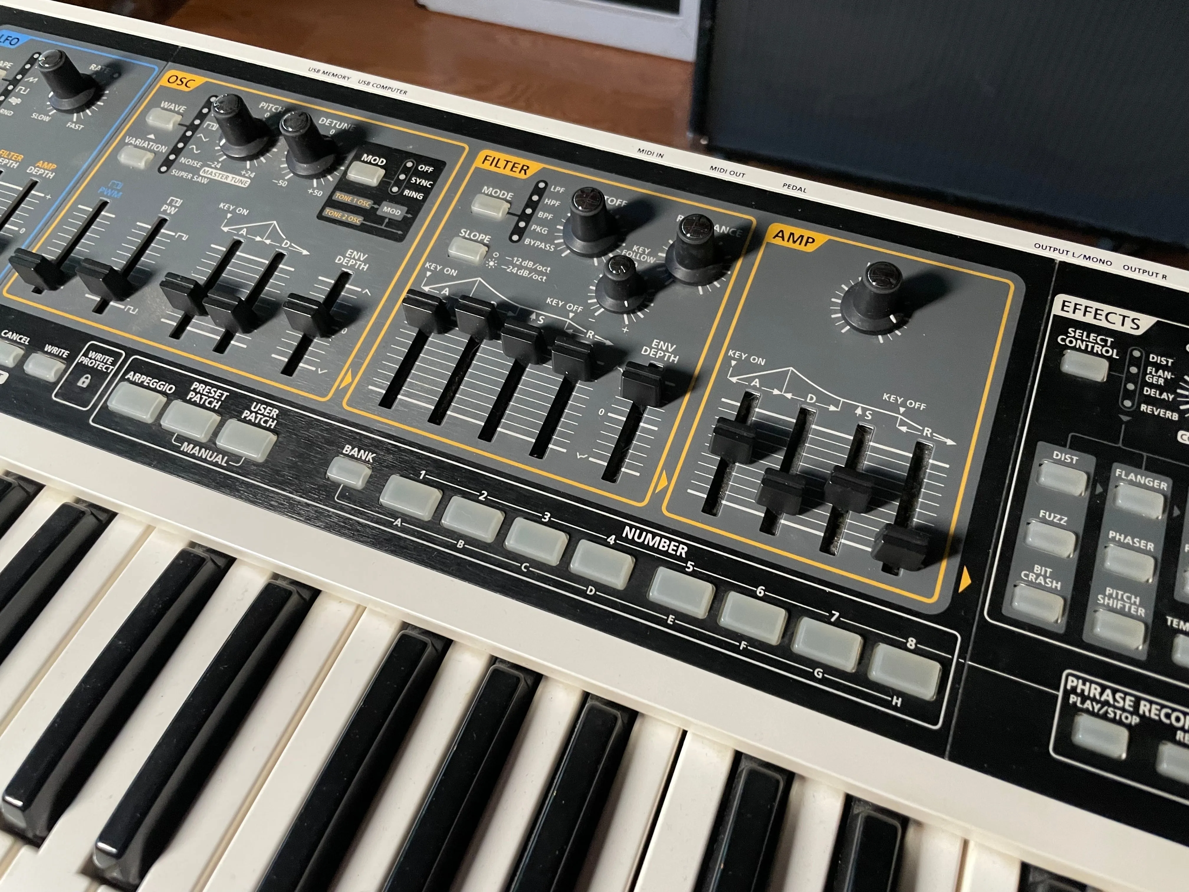 Roland GAIA SH-01 Synthesizer Used